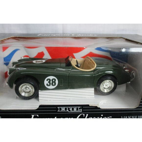 ERTL European Classics 1948 Green Jaguar XK120 Model #7446 - Picture 2 of 8